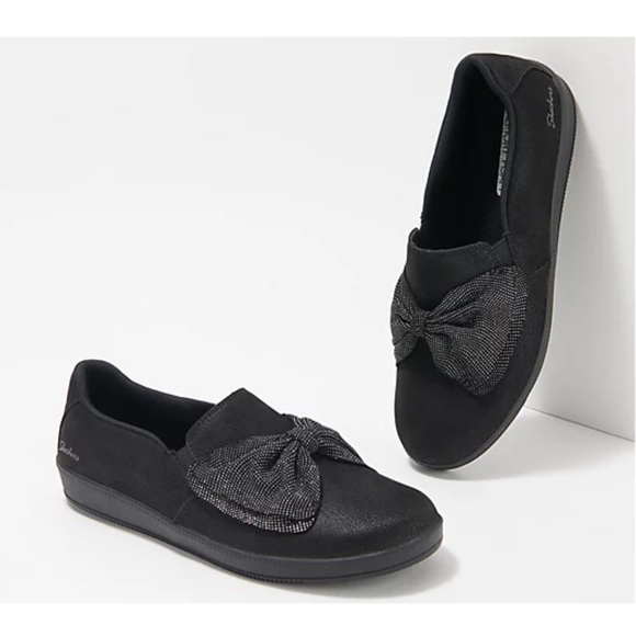 Skechers Shoes - NIB Skechers Madison Ave Curtsied Bow Slip Ons 8.5